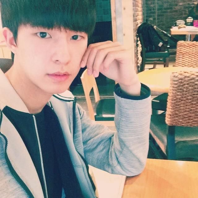 youremyheroz's tweet photo. 홍경 과사 페북 훈남미 지려서 개좋음 https://t.co/jHzCdczuVo