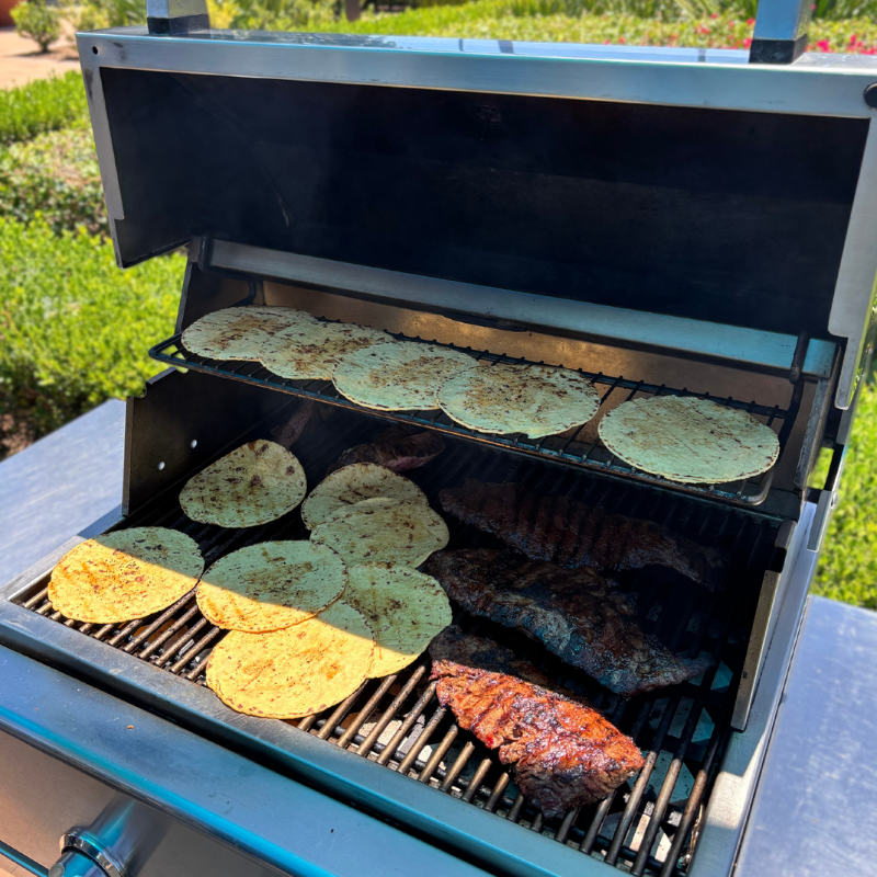 Artemis_Search's tweet photo. Last week the office got a little extra love 🐾 

Huge thanks to Leo for treating the Friday crew to homemade carne asada with all the fixings. Incredible food, awesome company, and a Friday we didn't want to end.

#SummerFridays #CompanyCulture #OrangeCounty https://t.co/vVHbOddWsB
