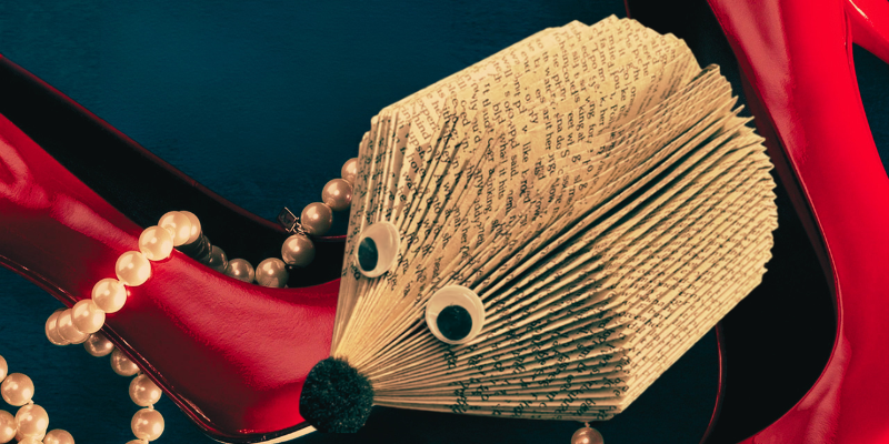 EnglishCon's tweet photo. Accidentally gifted children erotic hedgehogs made from a 1994 novel — is this the most literary scandal of the year?

#EnglishHonor #sigmataudelta #InternationalEnglishHonorSociety #NationalEnglishHonorSociety #nehs4hs #EnglishHonorSociety https://t.co/dnLEVKQTLA https://t.co/1LmmpINmX5