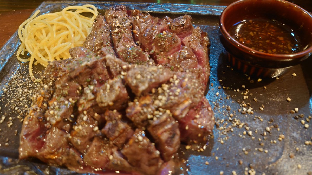 huka_0912's tweet photo. 昨日の19時頃🐸 https://t.co/GtWHd7AtHG