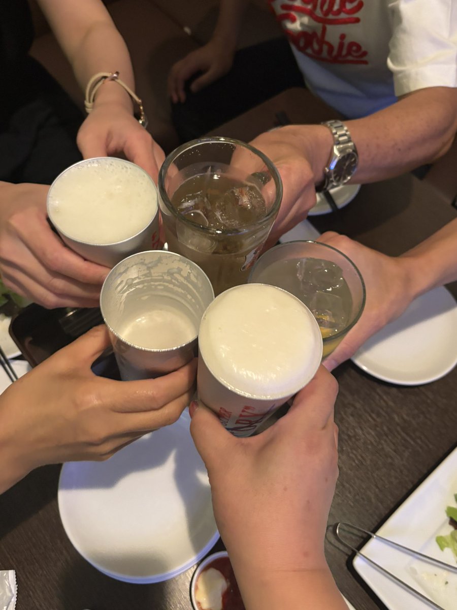 yutajen's tweet photo. 会社のじゃに好き営業部長ほか我が社カラオケ部ww5人で定例会🎤🤭
今日も会社の鬱憤晴らしにみんなで熱唱！
楽しかったー！笑笑 https://t.co/APYn4EFrhW