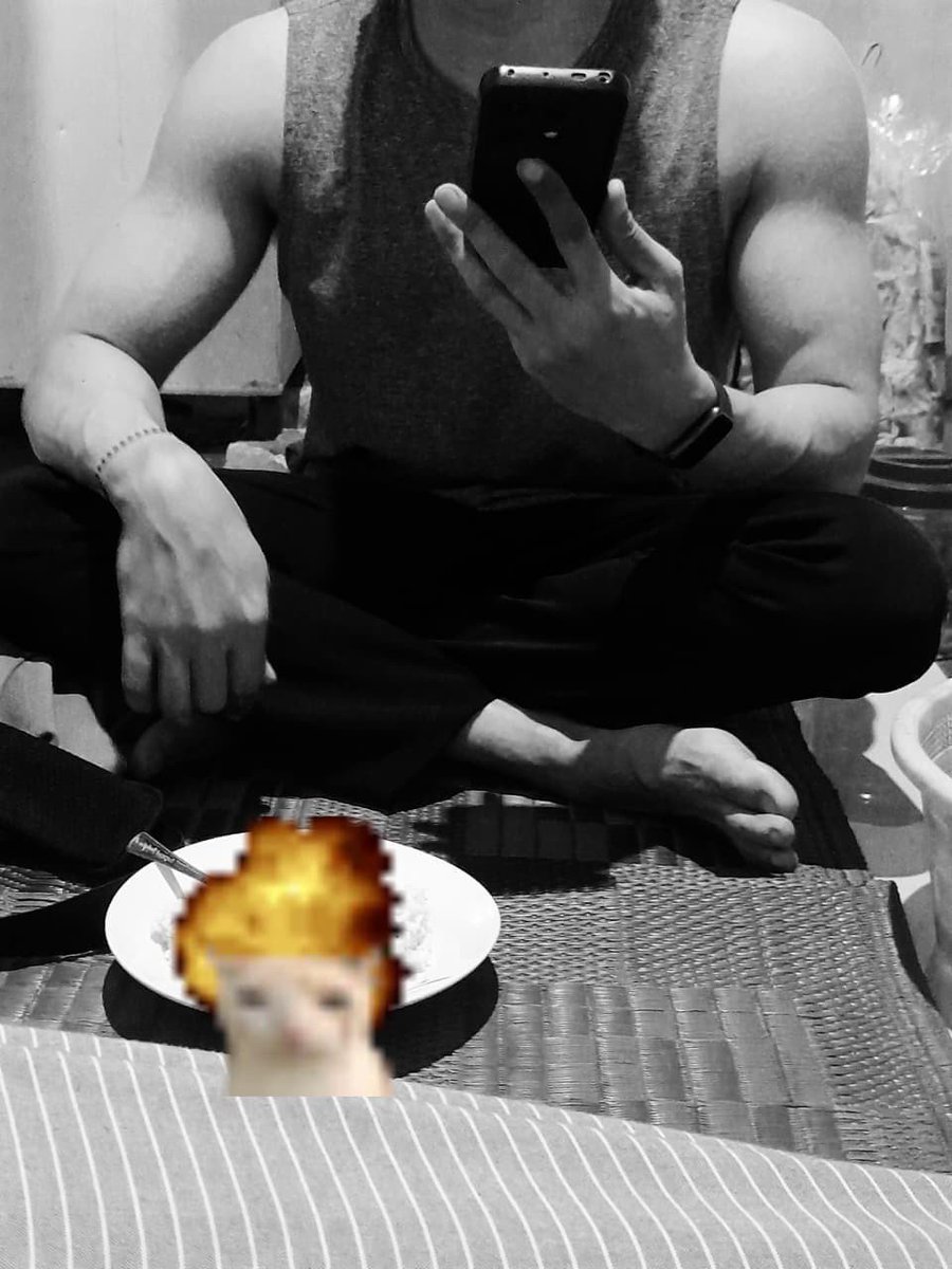 scoobydull's tweet photo. barangkali ada yang mau sm om q. 30yo, work in health, dah punya rumah sendiri (fasilitas lengkap), sisi lainnya dia super OCD 🥀 https://t.co/I7G7q7TBM5