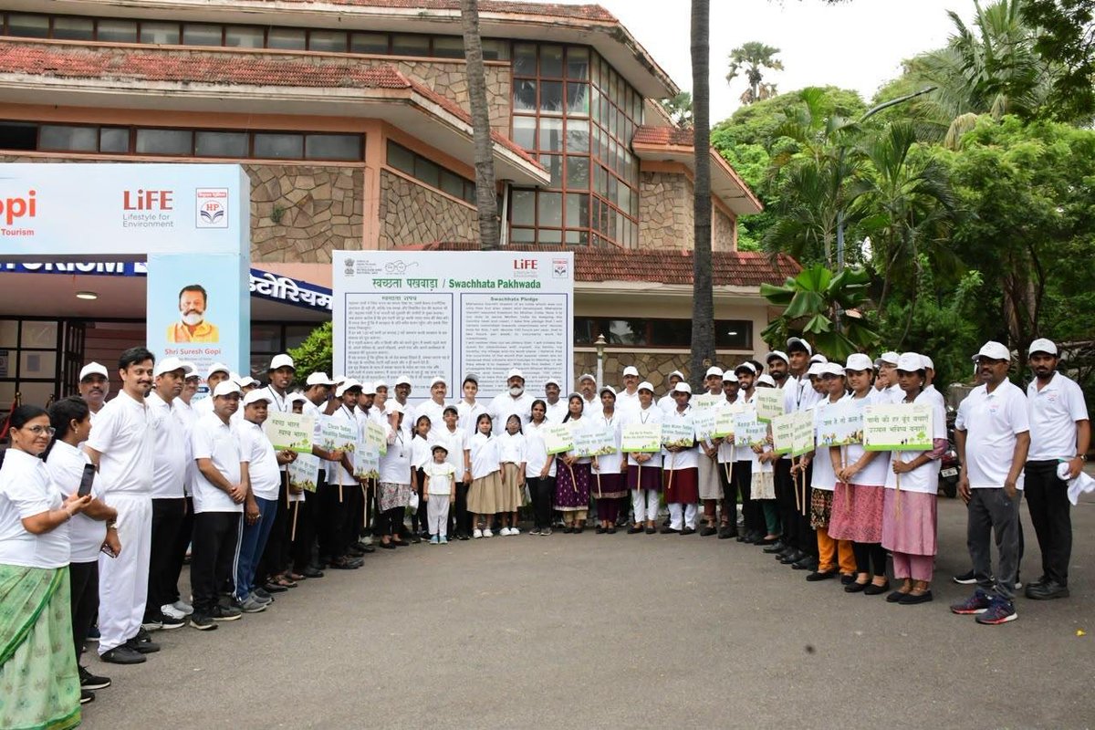 DirHR_HPCL's tweet photo. Delighted to share that Hon'ble Minister of State for Petroleum & Natural Gas and Tourism, Shri Suresh Gopi, participated in the Swachhata Pakhwada 2026 celebrations at HPCL Waltair Park, Visakhapatnam, inspiring citizens to make cleanliness and environmental stewardship a way of life.

The Hon'ble Minister joined the Swachhata Rally, administered the Swachh Bharat Pledge, planted a sapling under the Ek Ped Maa Ke Naam initiative, felicitated young achievers, and recognised the invaluable contributions of sanitation workers and local farmers.

Appreciating HPCL's continued commitment to sustainability, environmental conservation, and community development, he encouraged the youth to lead by example and contribute towards building a Cleaner, Greener and Viksit Bharat.

@HardeepSPuri @PetroleumMin @TheSureshGopi @Secretary_MoPNG @HPCL
#SwachhataPakhwada2026 #SwachhBharat #EkPedMaaKeNaam #MissionLiFE #HPCL #Sustainability #EnvironmentalConservation