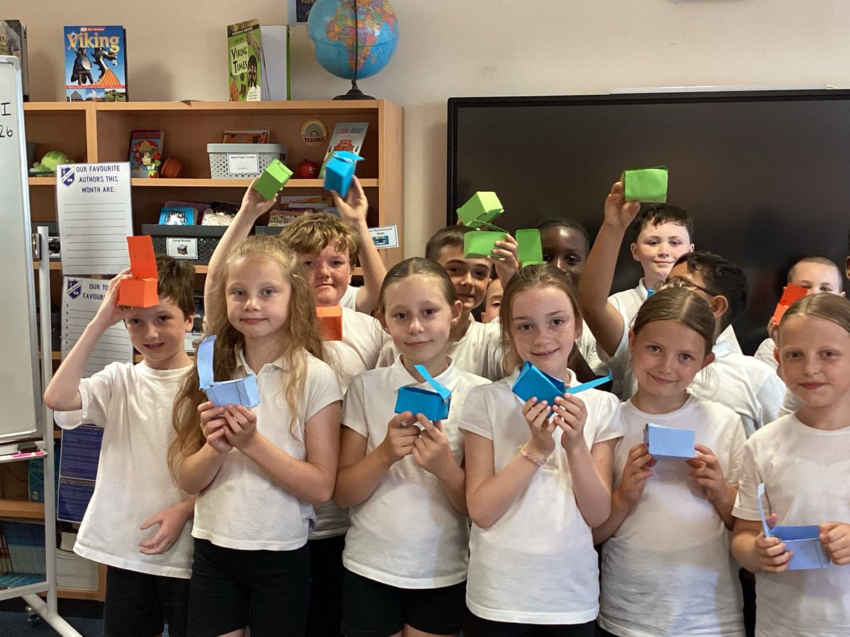 stmonicasbootle's tweet photo. 4T had great fun in DT this week marking boxes with hinges. #welovetechnology https://t.co/SVcmY9txQx