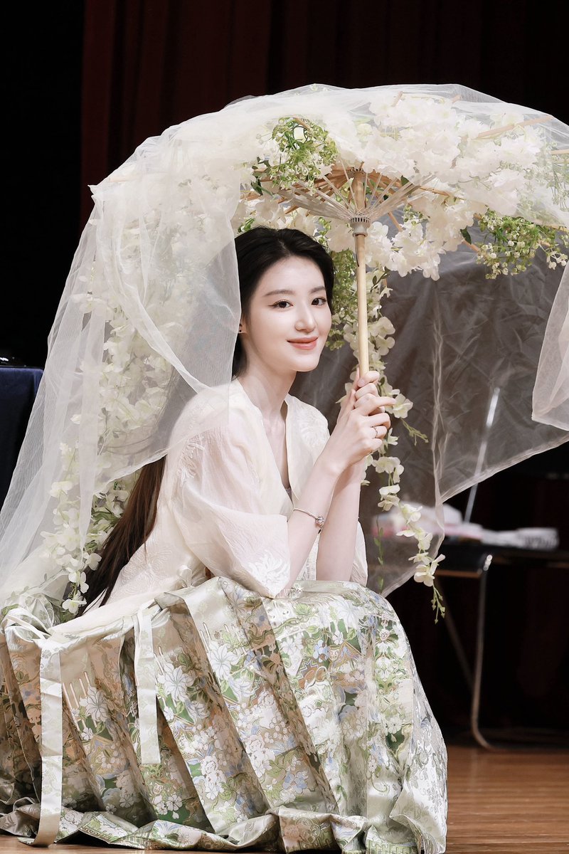 lklmybl's tweet photo. 260717 💚

#슈화 #SHUHUA #舒華 #舒华
#여자아이들 #シュファ #아이들                                                  

#GIDLE #idle https://t.co/9SK1nKUU2k
