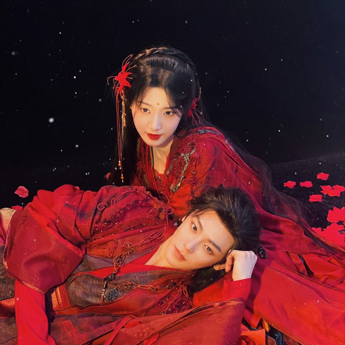 untamedyouths's tweet photo. i think about this photoshoot so often https://t.co/vG2bH0tOc0