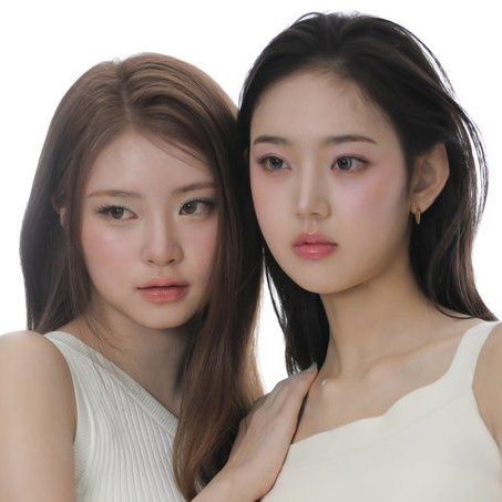 kiiiyuriii's tweet photo. imagine if they dated ⠀꒰꜆ᐡᴗ͈𝅒ᴗ͈`꜀꒱
also like the green 🍀 & pink 🪷eyeshadows like we all know green and pink colours are dating #sooo #liiiiiiiikeeee #yassss 📒📒💭💭🤏🏻🤏🏻 https://t.co/a4KN21tfhD