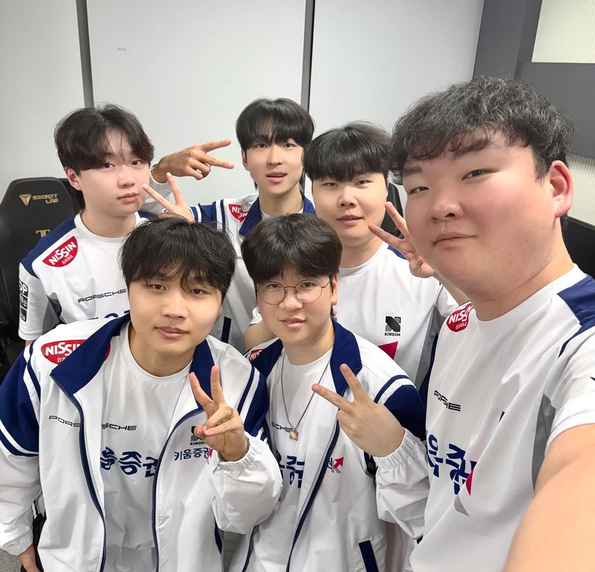 hong_apple23's tweet photo. 오늘 경기 승리 축하해~
#Flicker #BeYN #MaKo #free1ng #Hyunmin #Yong https://t.co/lZwA4Swbs6