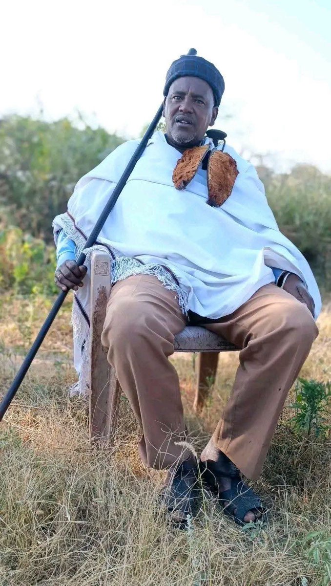 fugug09's tweet photo. Ilmaan Guyyoo Gobbaa ardaa gaayootti jala bultii nyaachisaarra jiru 

Ilmaan Abbaa Gadaa Duraanii Guyyoo Gobbaa galgala kana Ardaa Gaayoo qe'ee Abbaa Gadaatti sangaa qalattee eebbifachuuf walitti dhufaa jiru.
#Nyaachisa #Aadaa
#Boorana https://t.co/stBMsyj5rP