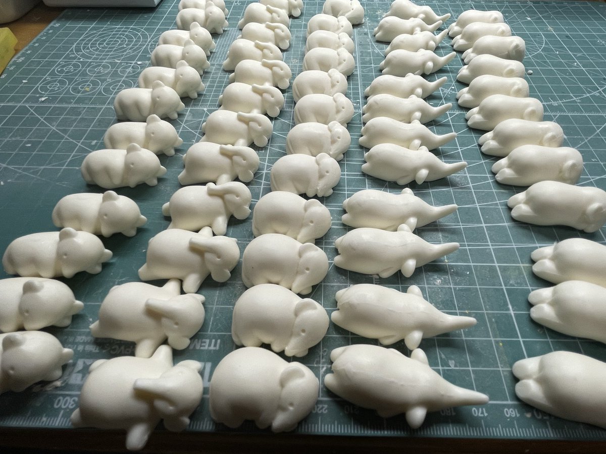 Kobasn583's tweet photo. 「寝ゾウ」ガレージキット用一旦ここまで〜明日袋に入れるぜ！！ https://t.co/7Mxj6xANqv