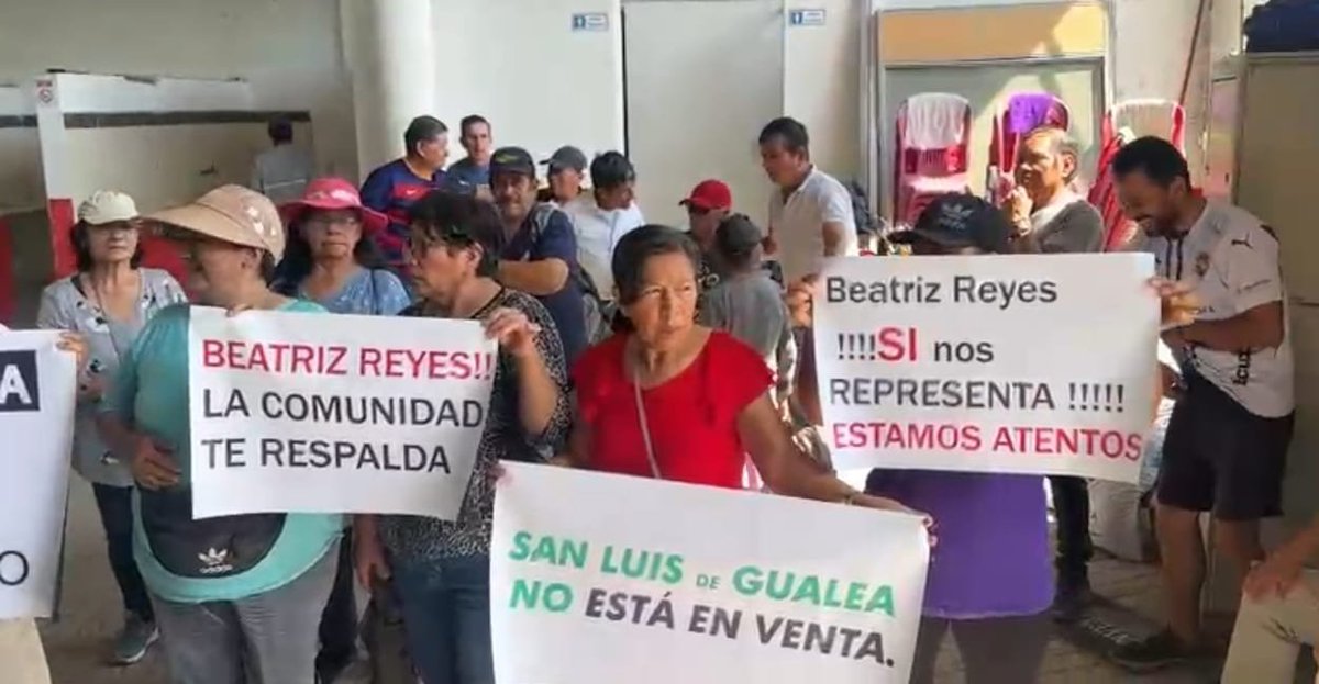 APTNorteEcuador's tweet photo. @PoliciaEcuador @ARCOM_Ecu @EcuadorMAE @DEFENSORIAEC 🇪🇨 Resistir es un derecho.

📢 ¡ALTO a la intimidación e intento de criminalización!

📍 Puntos clave:
✅ Bethy Reyes, cumple su deber como autoridad y ciudadana al denunciar la minería ilegal y, actividades no regularizadas, sin control y seguimiento. 
#QuitoYaDecidió
📸 https://t.co/LIQ1IXL2KN