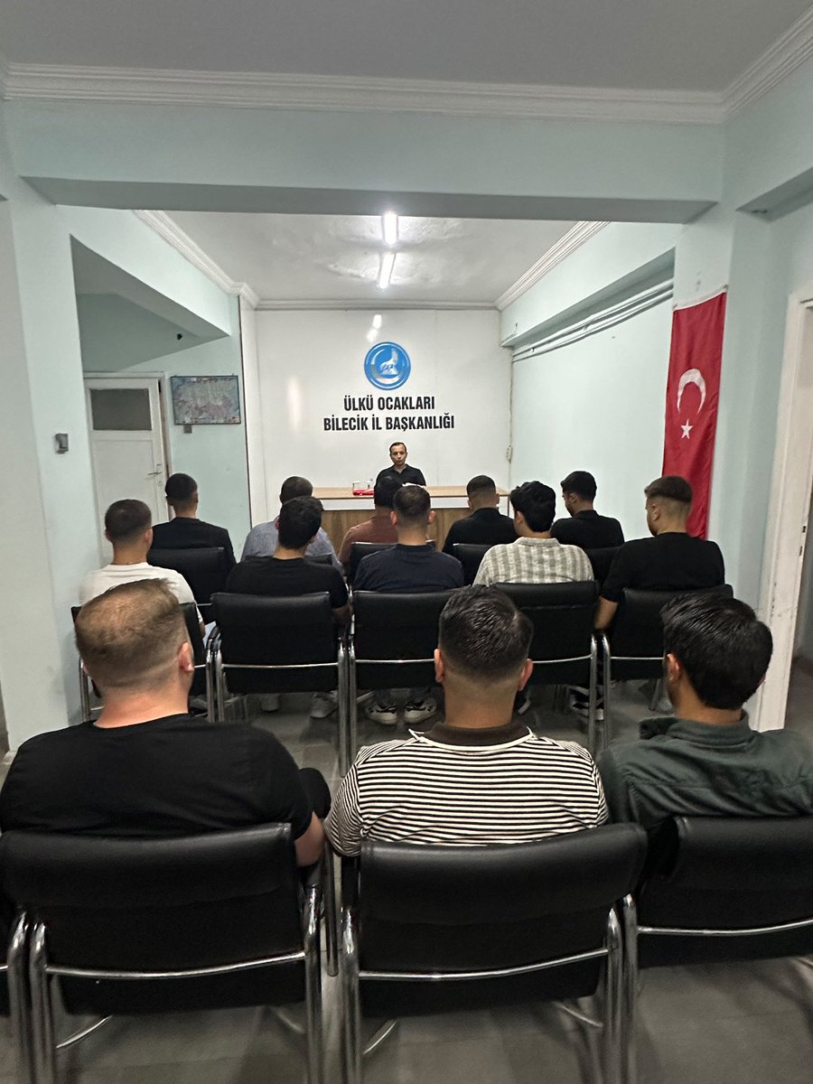 11bilecikocak11's tweet photo. Bilecik Ülkü Ocakları  Ortaöğretim Birimimiz,Ülkü Ocakları Genel Merkezimiz tarafından hayata geçirilen “İsmail Gaspıralı Yaz Gelişim Programı” kapsamında Fatih Güzeltepe hocamızın katılımıyla dinî Eğitim semineri yapmıştır.
@ayyildirim1 
@fatihaydin_TC 
@bahadiremirler https://t.co/x0alVMJl3l
