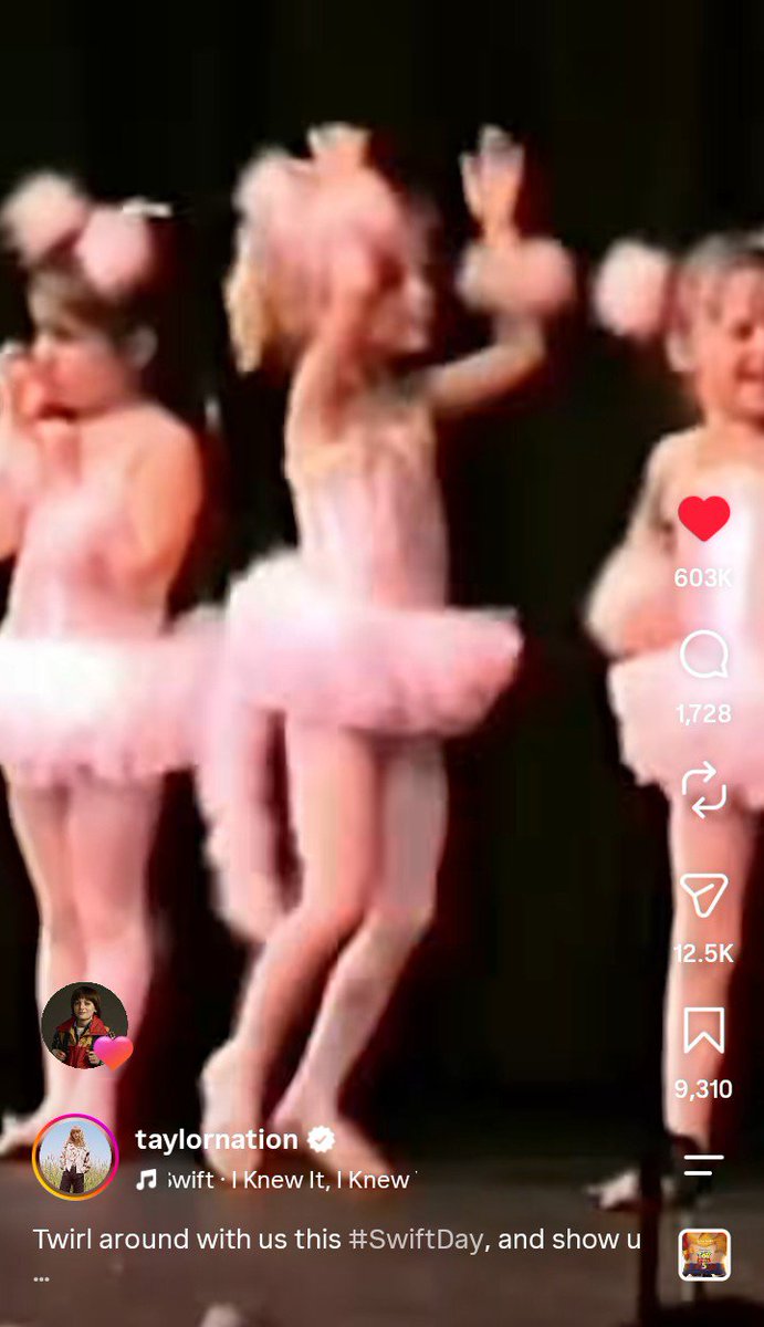thelakesreader's tweet photo. Hmmmmm what's happening here...? https://t.co/VhZKrXWjvD