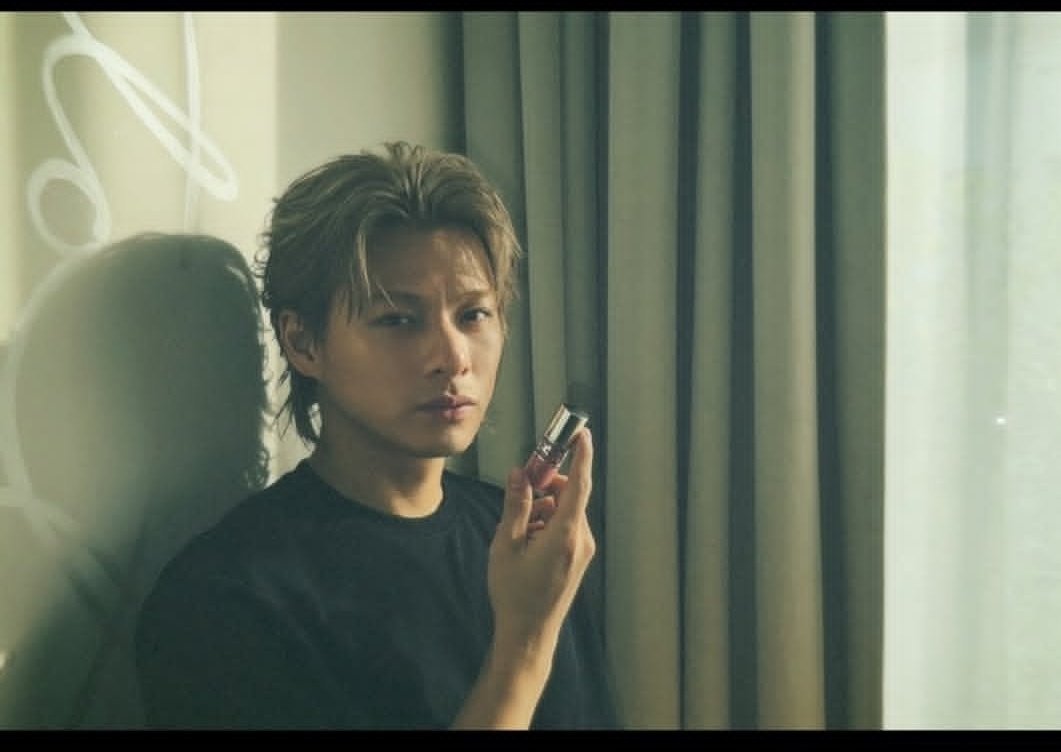 ePTyEDiFHBS7Vjq's tweet photo. やっと紫耀くん見れた❤️
カメラ目線も横顔もかっこいい✨️😍
#ShoHirano_Instagram
#yslbeauty
#yslmakeup
#yslラブシャイン
#yslメイクミーブラッシュ https://t.co/pshO0MYUSm