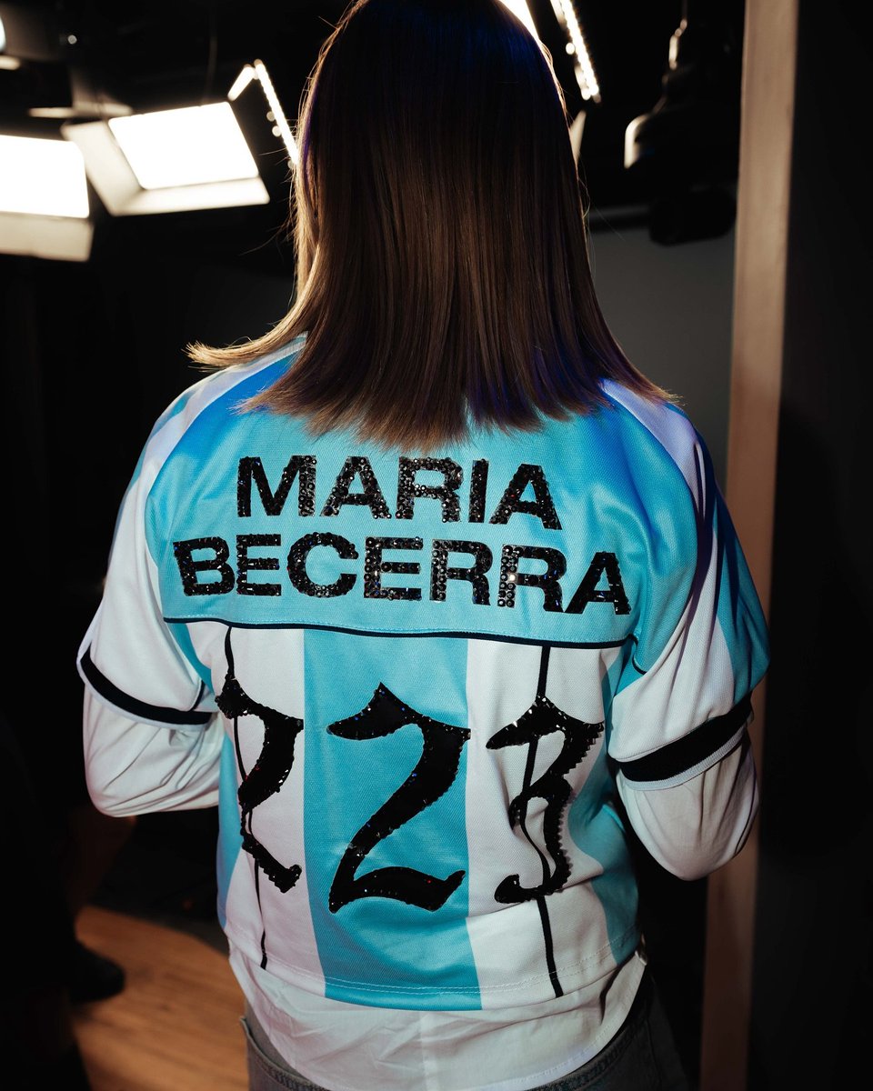 slowx222's tweet photo. @marilongui Nadie más argentina que ella https://t.co/wW3h8zSOxC