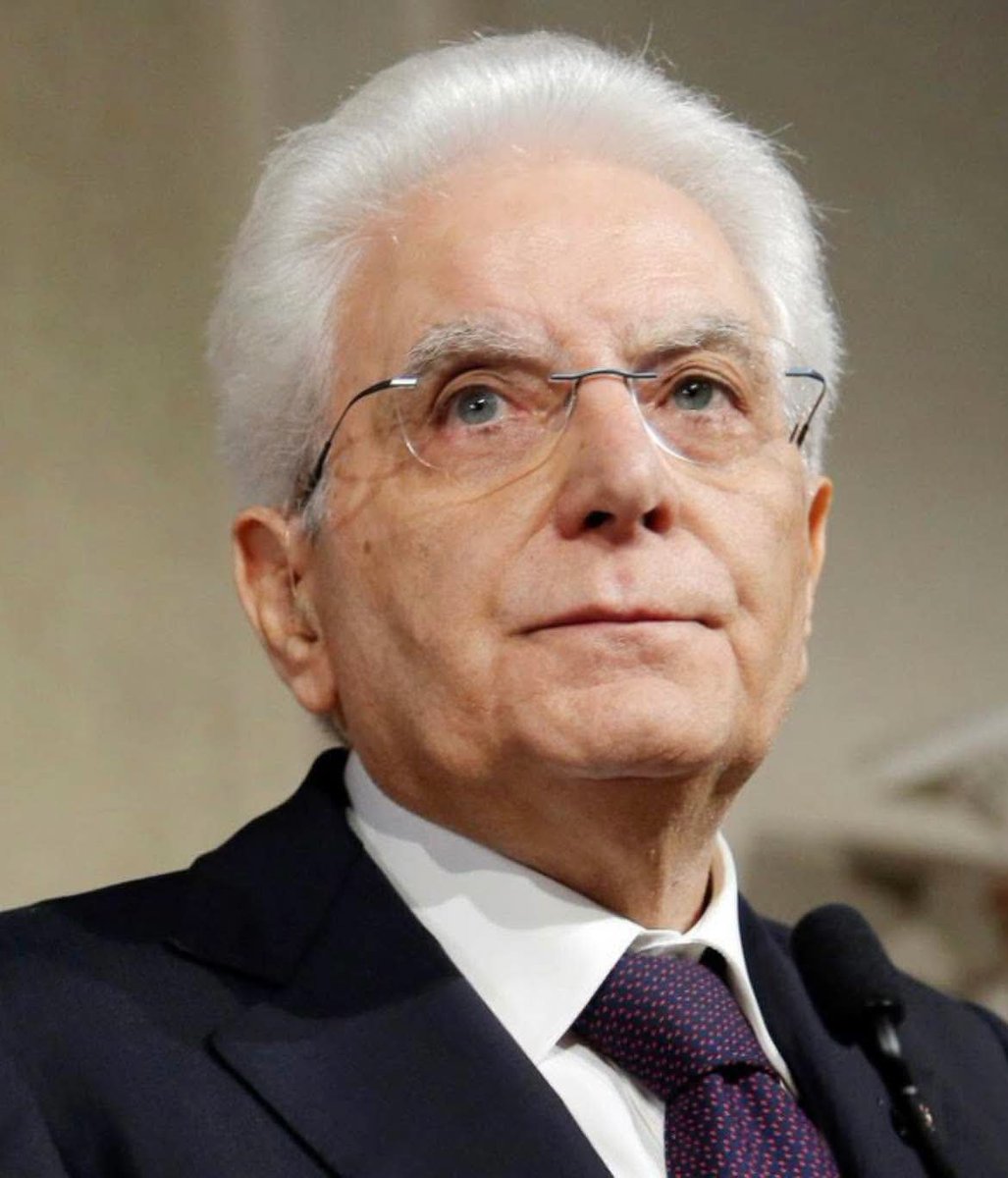 Flexgrimmy_'s tweet photo. Il vigliacco giochino che la destra sta facendo con il Quirinale è il seguente. 

Volendo intercettare il favore dell’opinione pubblica sul caso Roggero, ma sapendo perfettamente di non poter fare tecnicamente nulla per riuscirci, si sono messi in testa di rendere Sergio Mattarella il “colpevole”, passando loro per eroi che, poverini, hanno invece fatto il possibile.