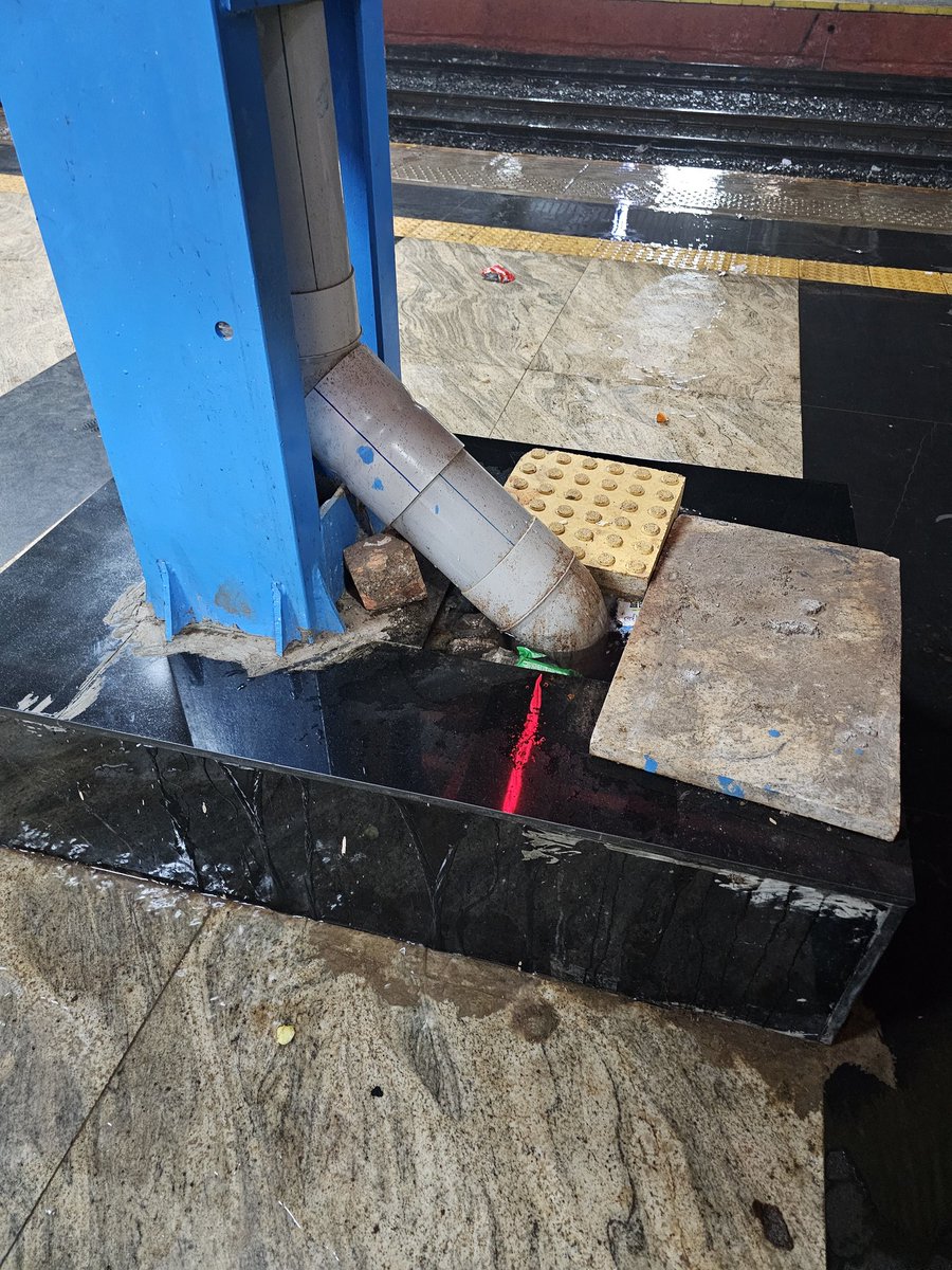 bidar_voice's tweet photo. Bidar Station hasn't even been inaugurated yet, but the rainwater downpipe from the roof shed is completely blocked and overflows whenever it rains, flooding the platform. Requesting urgent action to resolve this. @SCRailwayIndia @RailwayMinIndia @drmsecunderabad @RailwaySeva https://t.co/6JGjdX5rr2