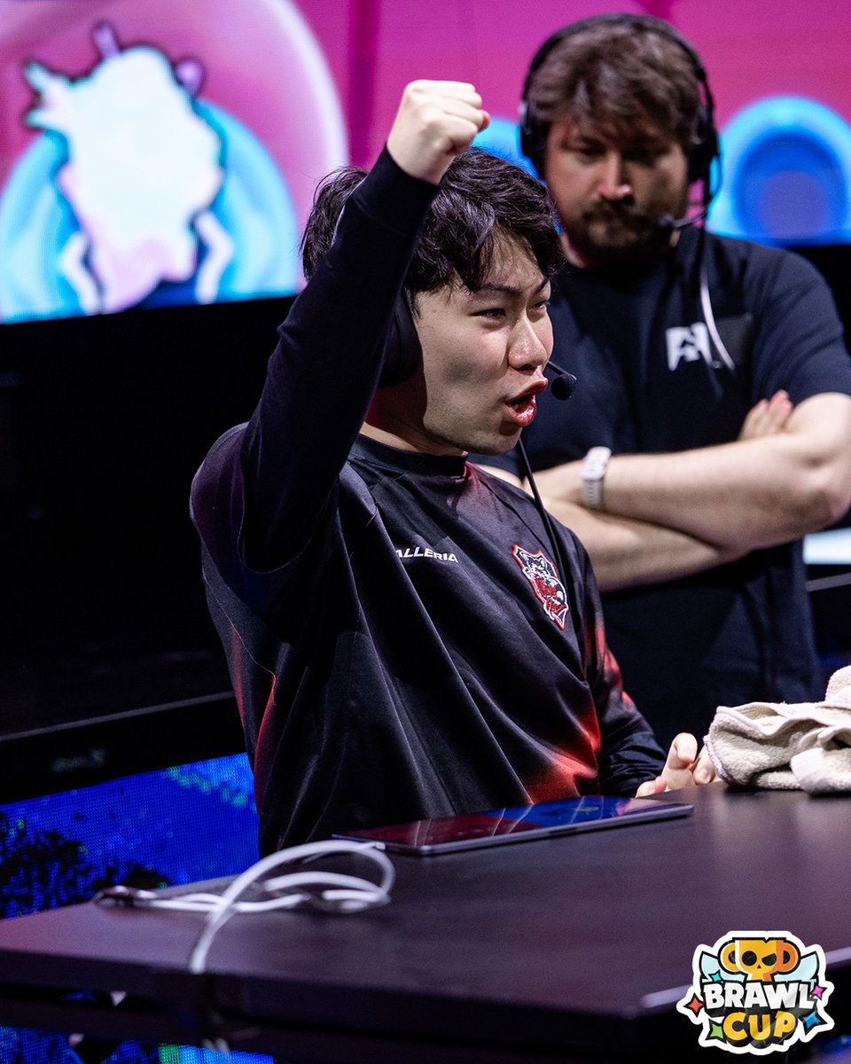 Brawl_esports's tweet photo. East Asia returns to LAN with tomorrow's July Monthly Finals 🏟️

In the meantime, enjoy some memories from previous events 📸✨

#BSC26 https://t.co/EUGp0ULhUZ
