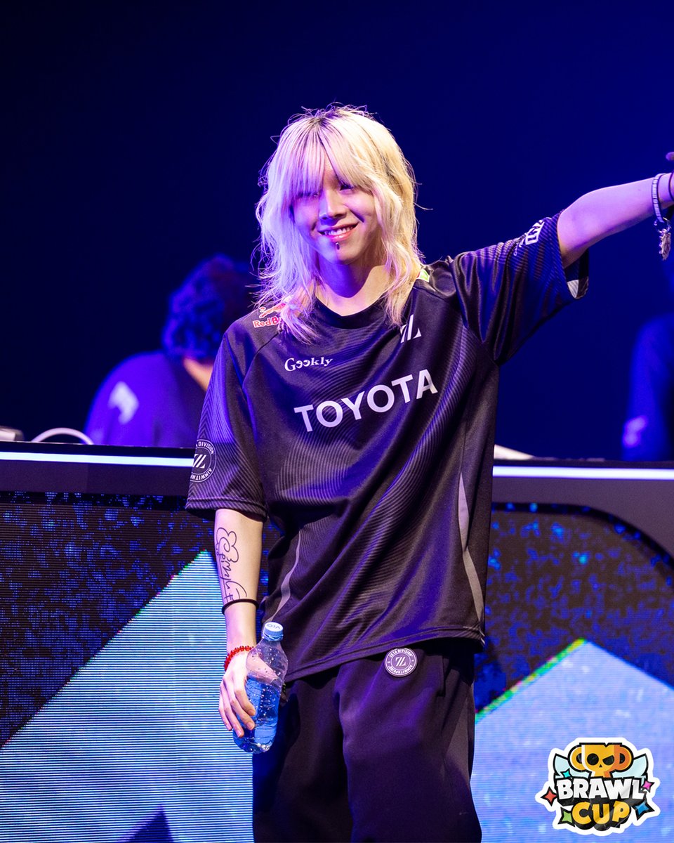 Brawl_esports's tweet photo. East Asia returns to LAN with tomorrow's July Monthly Finals 🏟️

In the meantime, enjoy some memories from previous events 📸✨

#BSC26 https://t.co/EUGp0ULhUZ