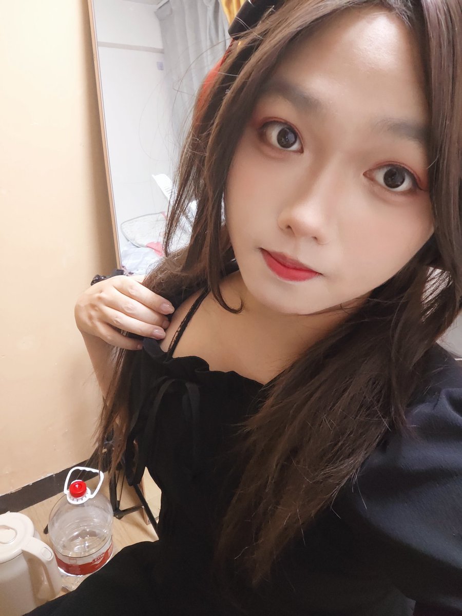 w6zlr6's tweet photo. 今晚有人来吗 #广州CD #仙女棒 #小男娘 https://t.co/Yajccvgj3D
