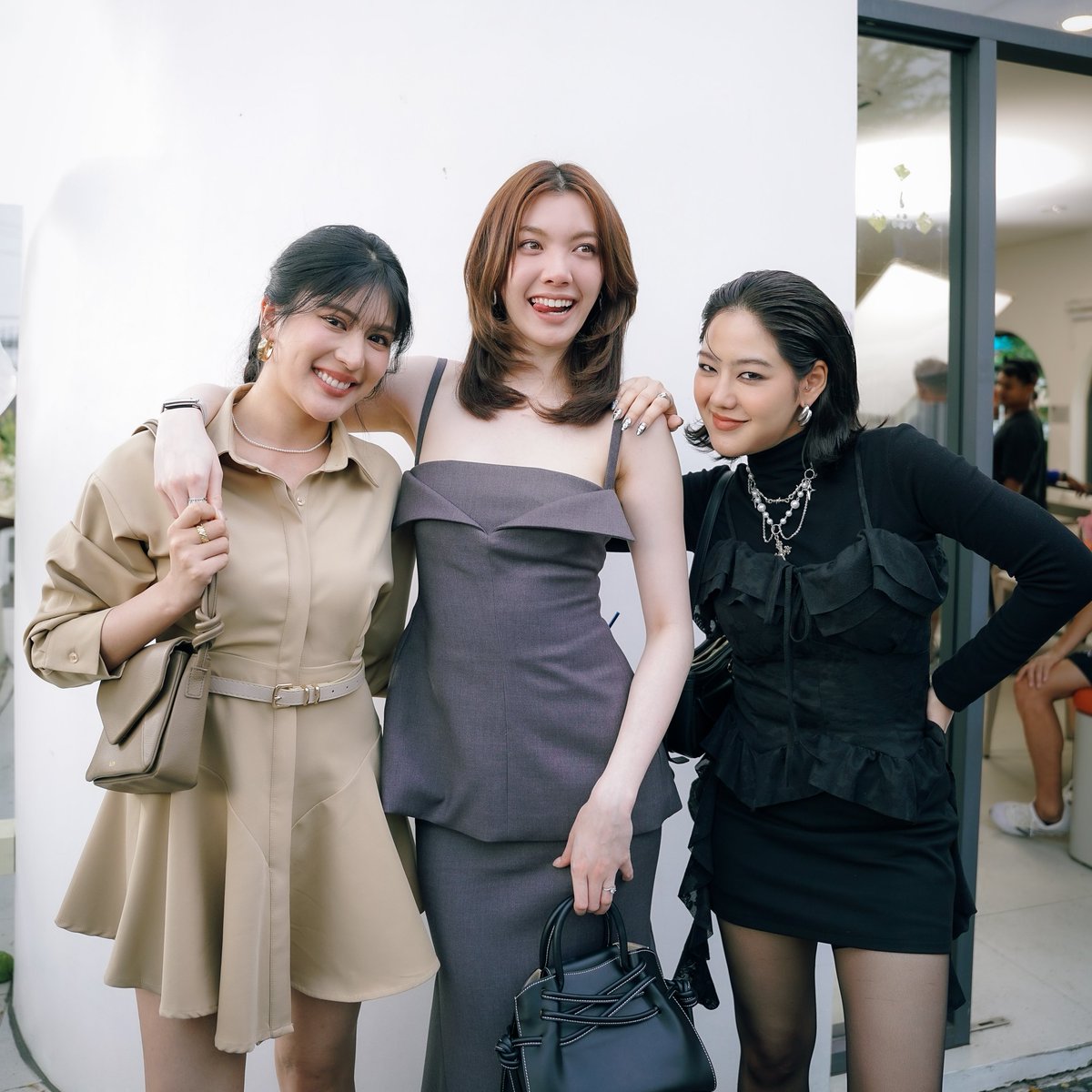 LingOrmCH3's tweet photo. แก๊งนี้เขาครบเครื่องเว่อออออ

LINGORM ILF EP5
#วาดฝันวันวิวาห์EP5 https://t.co/woRzqY7QZs