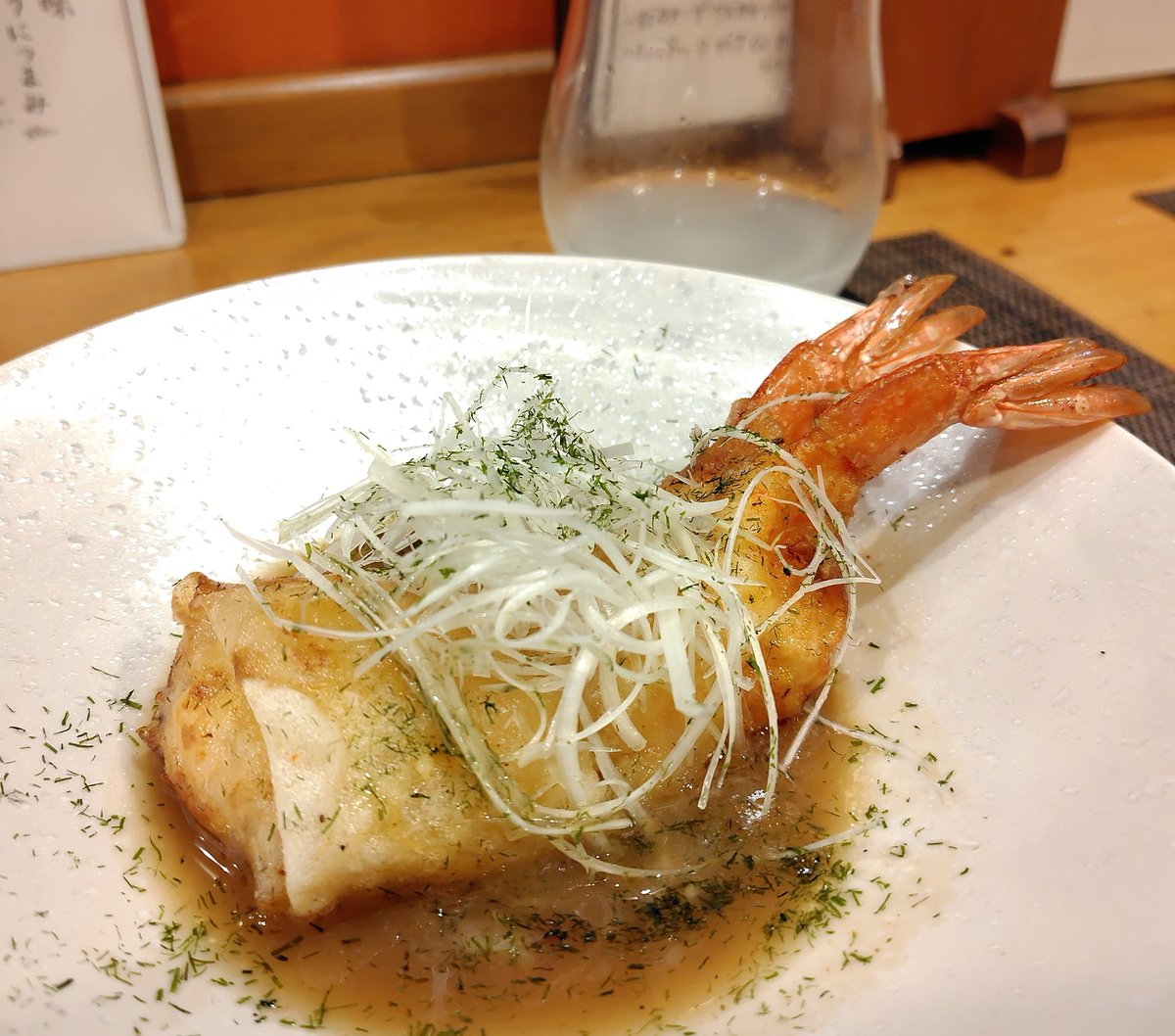 terranigaming's tweet photo. ライブ後はいつもの居酒屋ｱｱｱで「ビール＆揚げ物おまかせ」に「レモンサワー＆おまかせ一品」でメニュー外の絶品を出されてしまう……好き……。 

今日はツアータイトルの通りﾊﾟｰﾌｪｸﾄﾃﾞｲｽﾞﾄｩｰﾀﾞｲなんだけど、ｱｲｱﾑﾄｩｰﾔﾝｸﾞﾄｩｰﾀﾞｲでもあるんだよな……。 https://t.co/Ye6ASStXVU