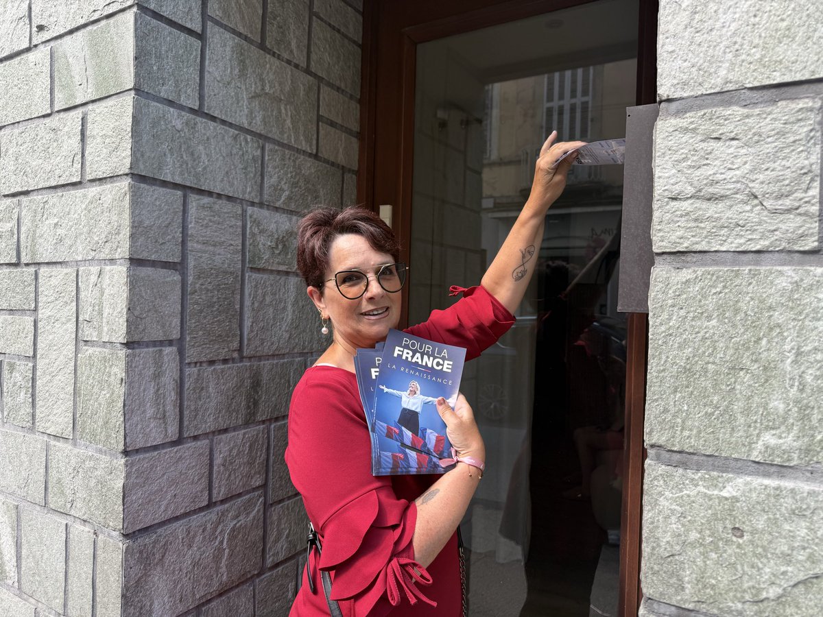 M_Dauchy's tweet photo. 🚀🇫🇷 La mobilisation continue à Saint Jean de #Maurienne ! 
Rejoignez-nous sur https://t.co/OTLNsrBHN6 pour soutenir notre candidate @MLP_officiel ! https://t.co/3n33h10TxG