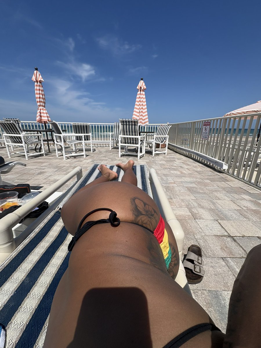 MixedTalGoddess's tweet photo. ☀️☀️
Who’s going to take me to paradise🏝️ https://t.co/lASjwqwOxd