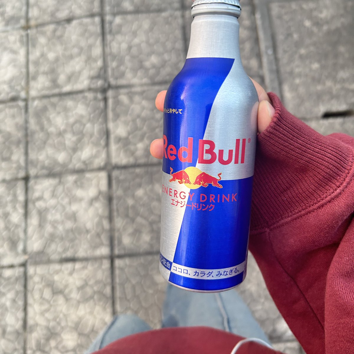 tatsuki_honma's tweet photo. せっかく貰ったから飲んだけど
やっぱりモンスターしか勝たんね。
みんなは #レットブル と  #モンスター
どっち派かな https://t.co/J95OqKIH8t