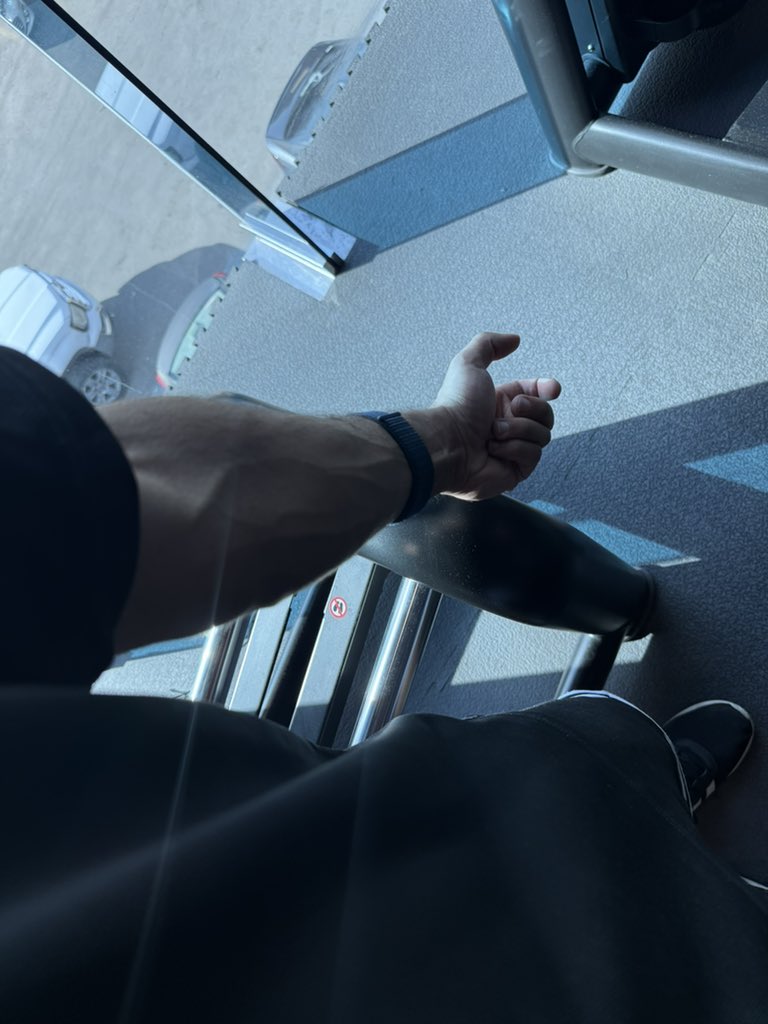 iibad0's tweet photo. Friday training 💪🏻🔥 https://t.co/8zGdQu7hSj