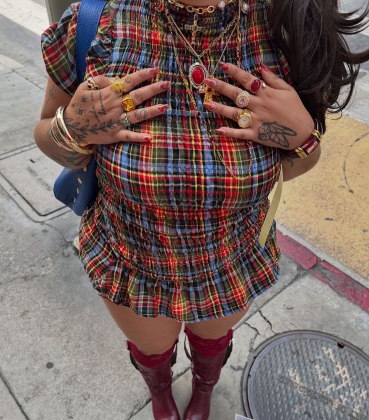 Getgass1's tweet photo. how pinterest sees me 
• actor
• tattoo
• nails
• outfit https://t.co/vTVxDeeKWi