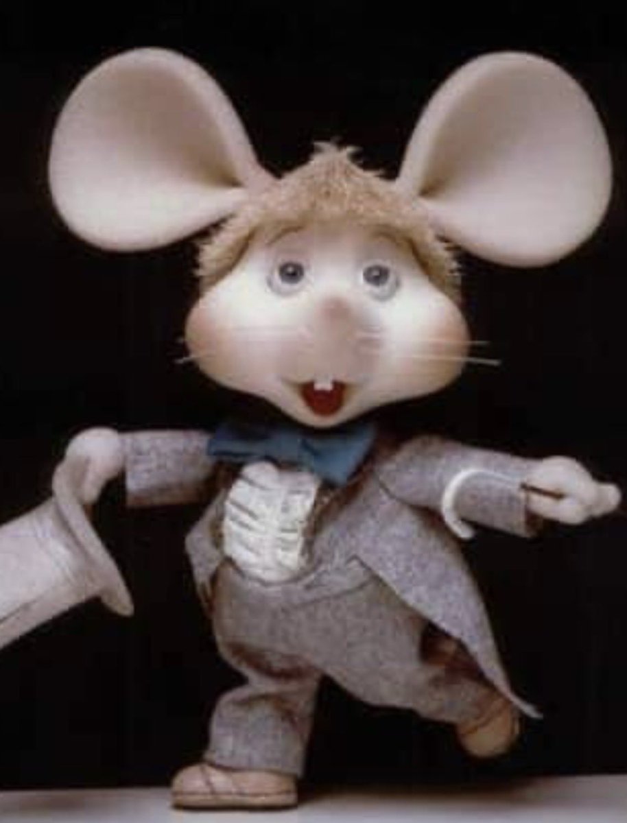 C00kies_Monster's tweet photo. @JohnR84M @MORAJnSbstn @peakyblindersL Do you know what a topo is??? It’s Italian for mouse and it’s a cartoon character. What a dunce you are. https://t.co/C3VKZNhF83