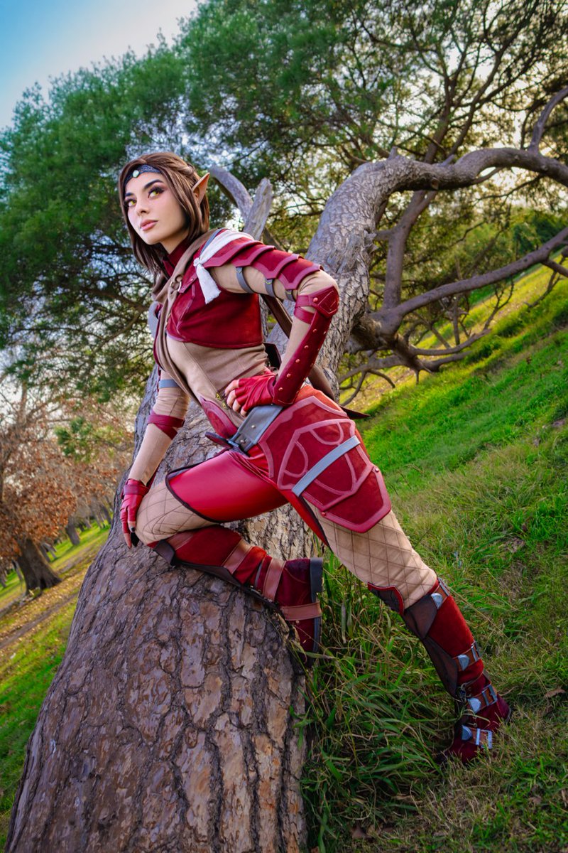 BethesdaLATAM's tweet photo. "¡Esto sí que es una sorpresa! ¿Qué demonios haces en Salto de la Daga?" ⚔️ ¡Quen y el Gremio de Ladrones han regresado a TESO!

Junto a @vkryp y @peytoncosplay trajimos a nuestra noble amiga a la vida ✨ ¿Están listos para acompañarla en una nueva aventura? 💪💰 https://t.co/sCG58oA0Ei