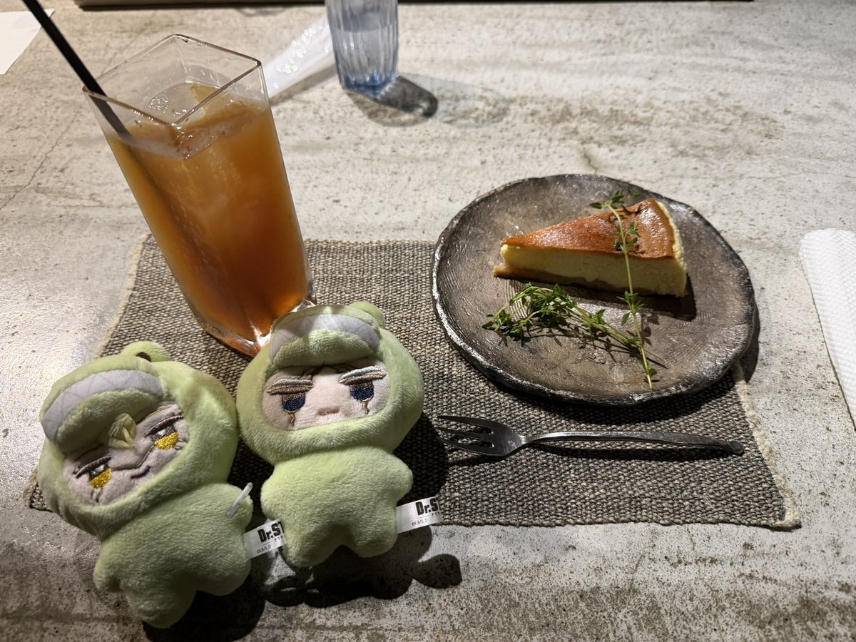 Chirac20's tweet photo. しとすちゃんと会えて幸せチャージしてきた🥹🫶💕💕💕
嬉しい報告が聞けて私までテンション上がっちゃった、本当に嬉しい😭✨✨

歳の差がすごく離れていても、しっかり私の話に耳を傾けてくれて、アドバイスしてくれて…とても頼もしいお友達🥹✨✨
今日も本当にありがとう、大好き😘❤️ https://t.co/cYLl1s7ay6