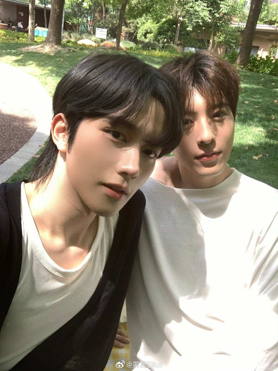 baramxn's tweet photo. 잠깐 홍보 좀 할게요
저 틱톡도 하고 있는데 많은 관심 부탁드립니다! 널리널리 싱추가 퍼지길 기원하며….💜
< 싱추 사랑 바람 올림 >

#XingQiu #싱추 #EliotHuang #KipukaQiu #HuangXing #QiuDingJie https://t.co/iUvilZvlMY