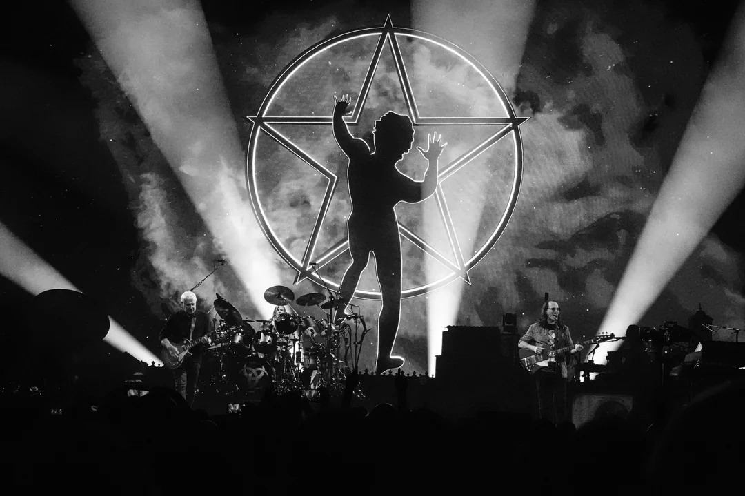 cygnusx1net's tweet photo. Rush "Fifty Something" Tour Pictures - United Center - Chicago, Illinois - July 16th, 2026 

See the full gallery here: https://t.co/6uGSAbOtW1 https://t.co/ovNP8Ptv4T