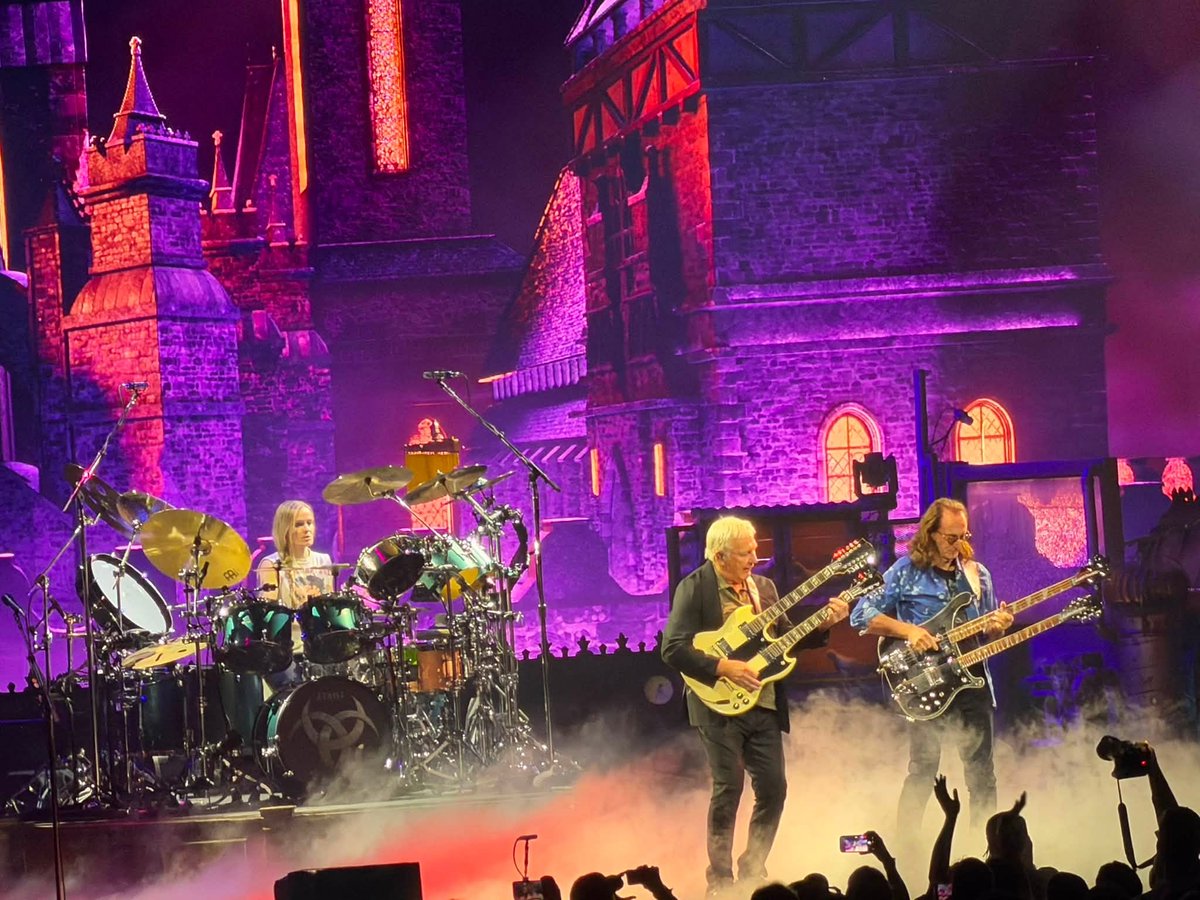 cygnusx1net's tweet photo. Rush "Fifty Something" Tour Pictures - United Center - Chicago, Illinois - July 16th, 2026 

See the full gallery here: https://t.co/6uGSAbOtW1 https://t.co/ovNP8Ptv4T