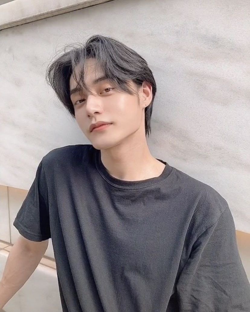 jjjunnnngg's tweet photo. 조용한 학생인데 주변에 친구가 많이 모여드는 타입
왜겠어
나 같아도 반에 이런 애 있으면 친해지자고 들러붙음 https://t.co/qH2dsV7Dfg
