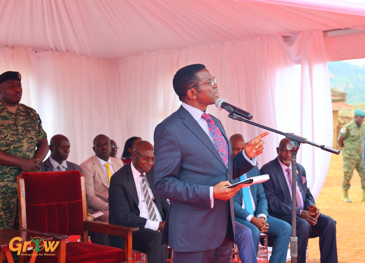UgGrowproject's tweet photo. The launch was officiated by the Katikkiro of Buganda, Owek. Charles Peter Mayiga, who urged women entrepreneurs in Butambala to make productive use of GROW financing to expand their businesses, improve their livelihoods and contribute to their communities’ economic development. https://t.co/koYFRTyCxA