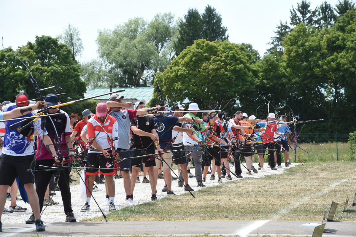 FFTiralArc's tweet photo. 🎯 Finales D2 : 32 équipes pour 8 places
Double enjeux ce week-end à Smarves pour les clubs de D2 :
👉 8 places en D1 à aller chercher (4 pour les femmes et 4 pour les hommes)
👉 2 titres de Champion de France
🔗 https://t.co/7VhiW3PjHB
#FFTA #FFTiralarc https://t.co/sUjb1PBTvw