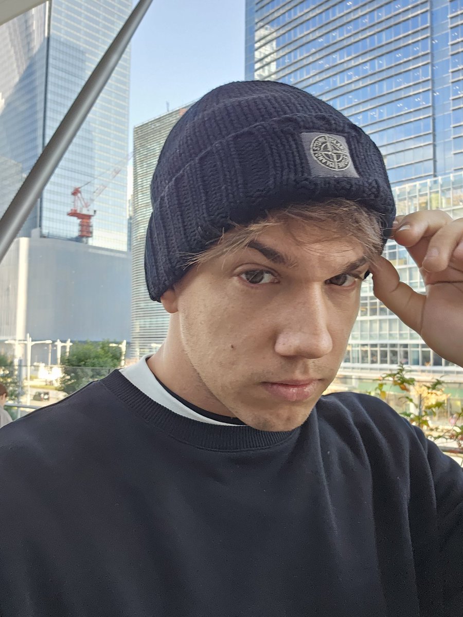 max tweet media