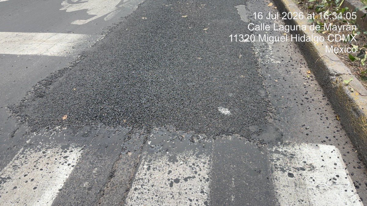 CuadranteME's tweet photo. @Saulin81 @OlaMHmx @mauriciotabe @AlcaldiaMHmx @SOBSECDMX @AlcaldiaMHmx ¡Hicieron puras porquerías en Mariano Escobedo!

La avenida principal de la zona requiere repavimentación

 ¿Nos merecemos esto los ciudadanos con nuestros impuestos en una zona de reconversión de alto crecimiento?
#AntiBachesMH https://t.co/4jVZJKqXLF