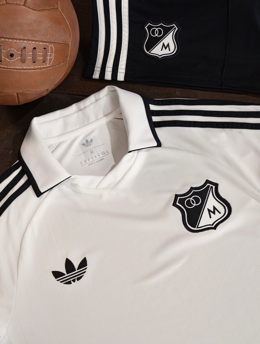 guilloarango's tweet photo. 🔵 Esta es la nueva camiseta de @MillosFCoficial, creada en homenaje a los 80 años de la institución. https://t.co/Kl4WfHXjxG