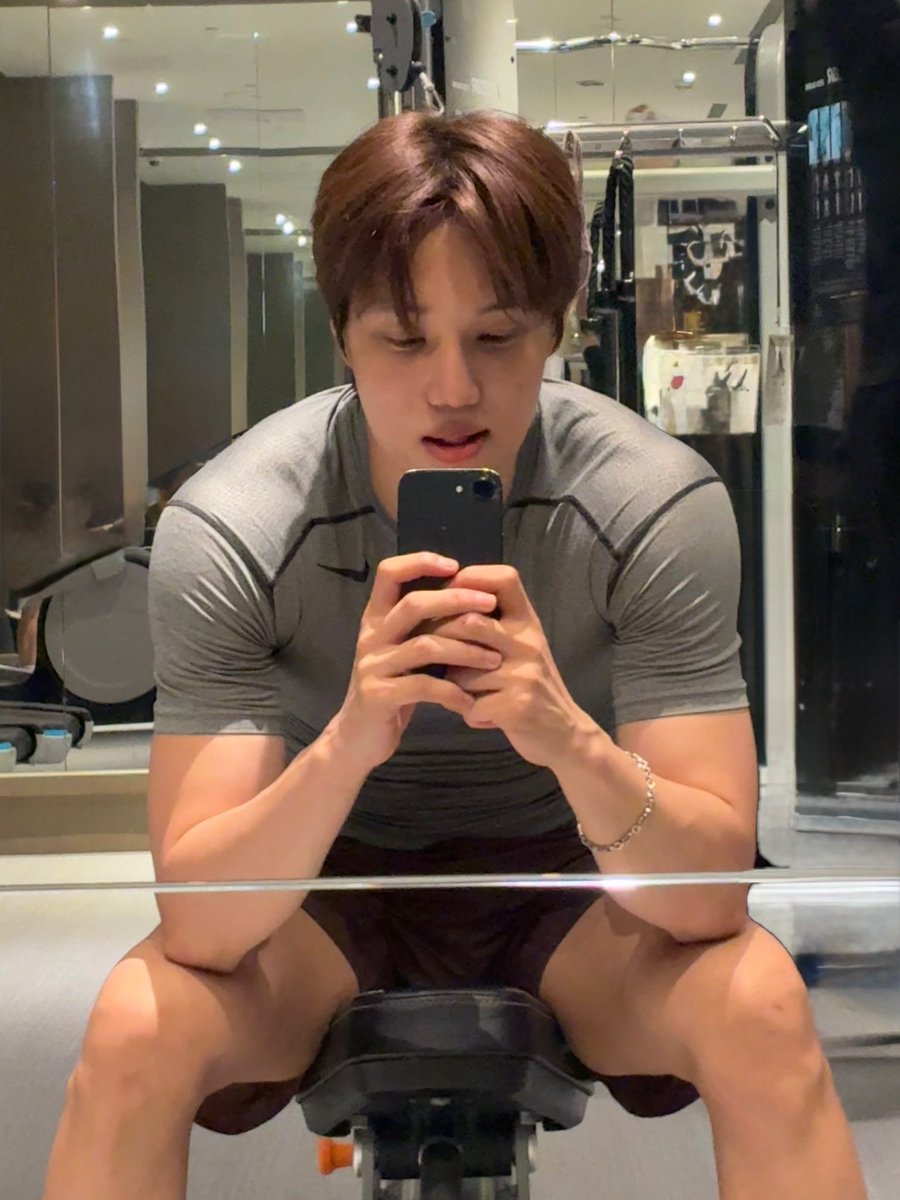 nothingonini's tweet photo. KIM JONGIN AT THE GYM
SO LETHAL OH MY GOD PLEASE https://t.co/oWVUIFsGf0