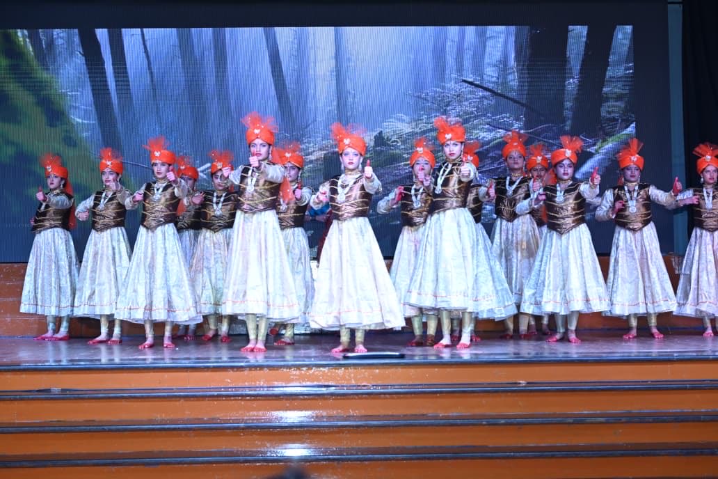 JMMKalpanaSoren's tweet photo. The vibrant performances by the students at the 37th Foundation Day Celebration of Delhi Public School, Ranchi were truly inspiring.

It was wonderful to see young minds expressing themselves through music, dance, theatre and culture with such passion and excellence.

My heartfelt compliments to all the students, teachers and mentors whose hard work made the celebration memorable. May our children continue to dream big, embrace their talents and shine brightly while carrying forward the values of our society and our nation.
