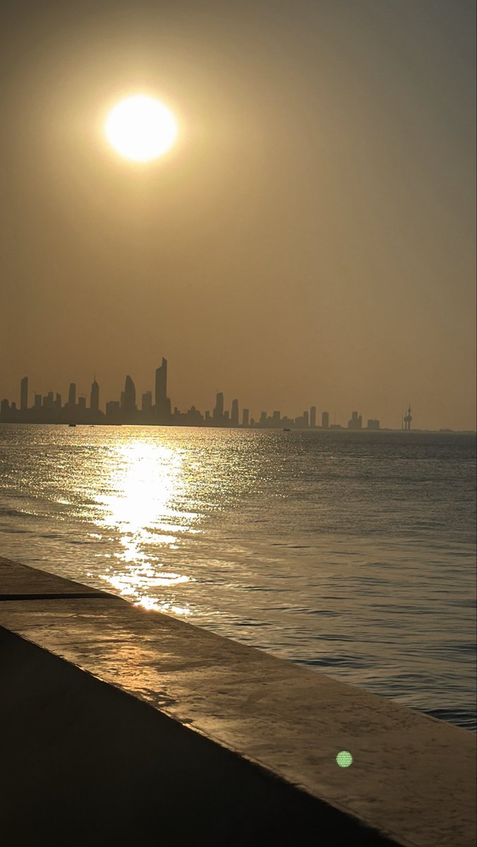 fmk2210's tweet photo. اللهم إني أستودعك وطني الكويت، برَّه وبحره، وجوَّه وأهله.

اللهم احفظه بحفظك الذي لا يرام، واكلأه بعينك التي لا تنام، واجعله آمناً مطمئناً وسائر بلاد المسلمين.
#ساعه_استجابة https://t.co/tBI7qIw3JA