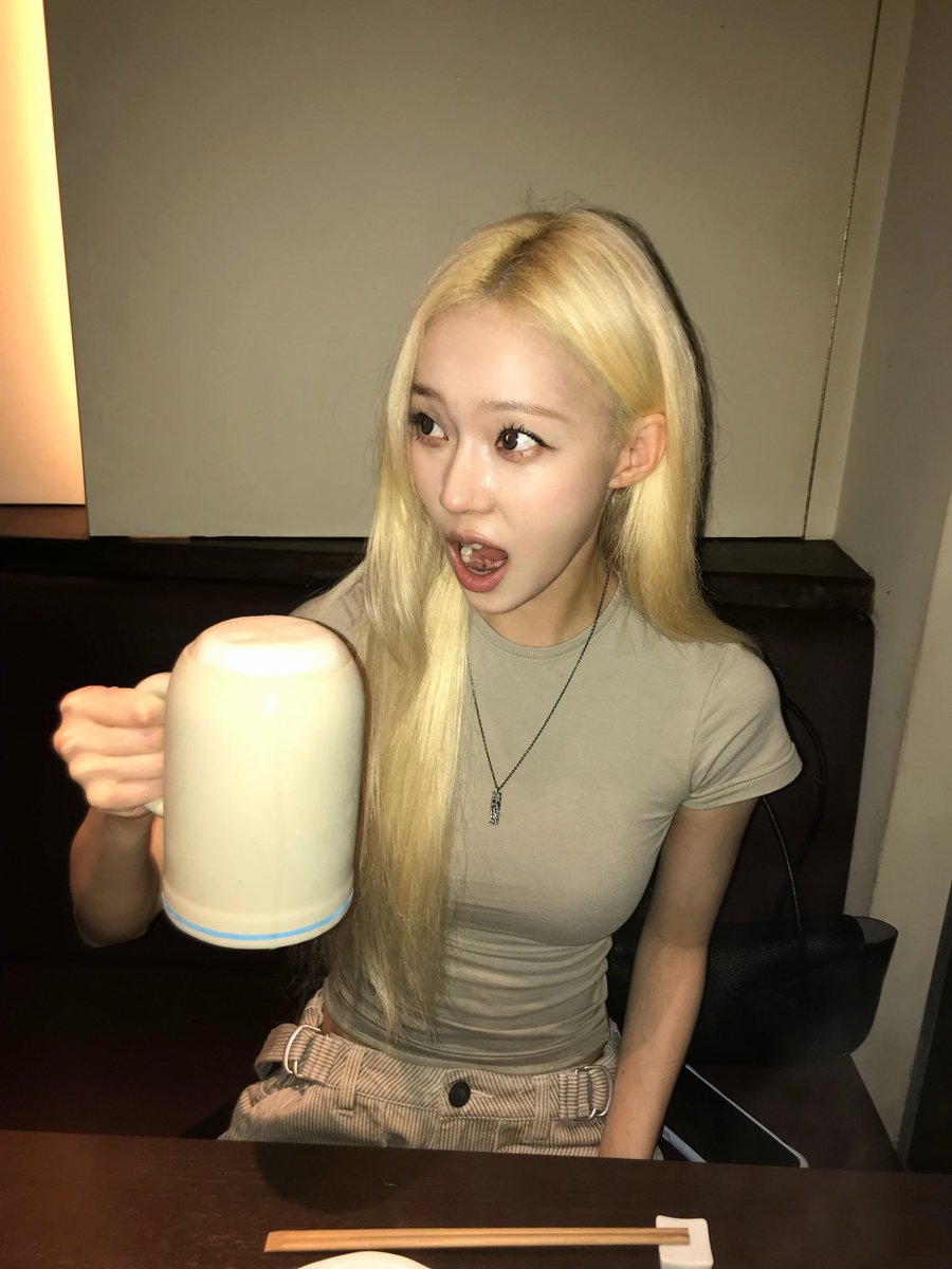 WINTER_THAILAND's tweet photo. [⭐️📸] 260717 INSTAGRAM PHOTO :
imwinter #ไอจีน้องหนาว ☃️❄️

🎵 TAEYEON • Bansanka

“ ไปเที่ยวกันเถอะ >< ”
“ ถ้าไปเที่ยวกับหนู ”
“ จะทำให้สนุกสุดๆ ไปเลย ”
“ มื้อเย็นวันนี้: ชาบูชาบู ”

#WINTER #윈터 #น้องหนาว
#aespa @aespa_official https://t.co/VlFdwTxWEr
