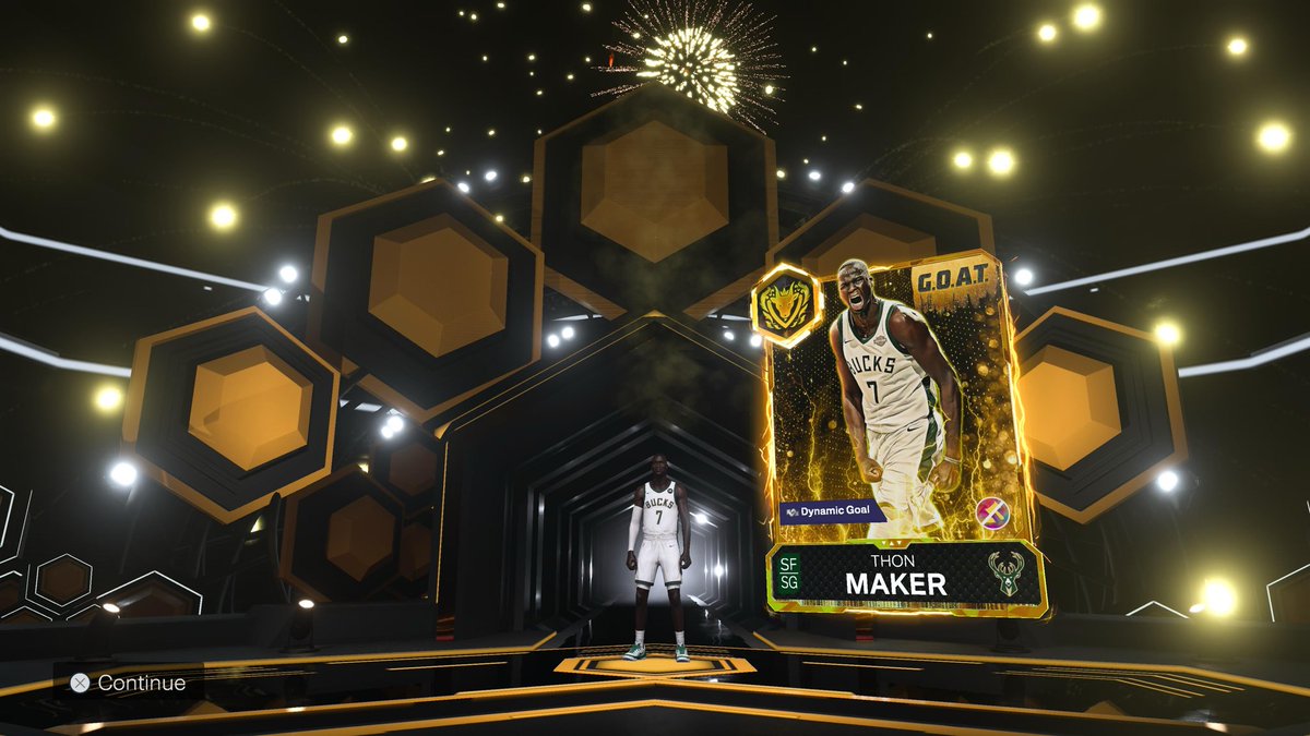 himothy503's tweet photo. The end is near! Opened up 3 Goat packs this morning - Thon Maker, Ben Simmons, and Larry Bird. Safe to say I’ll stop there 😂 how’s the the team looking @Wtness2K @KASHMONEYJ1 @Curr @Sauceoneup @UncisFifty @StuartLaing12 #NBA2K #MyTeam https://t.co/r9wN2Od4eK