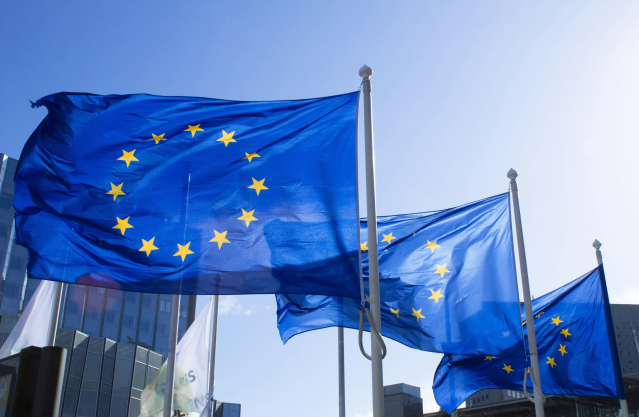 rendanide's tweet photo. Same services. Same rules? Europe’s Digital Networks Act could bring fairer rules for digital services. Read more: https://t.co/kTtNMyjKa6 https://t.co/5OkNJwUNff
