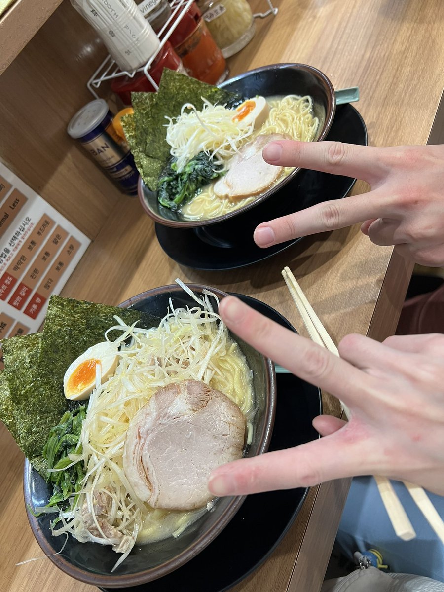 tiraa_a's tweet photo. 🐈🎋🍜🍱 https://t.co/TgYKklrfNr